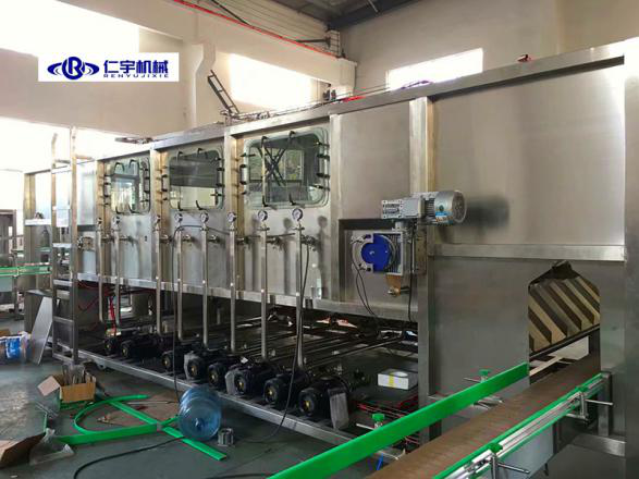 價(jià)格高就是好設(shè)備？桶裝水灌裝機(jī)廠家仁宇機(jī)械不認(rèn)同
